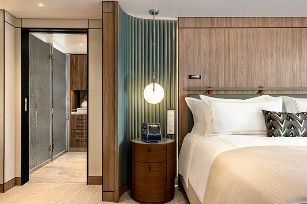 Oceania Cruises A-Class Vista Suite 3.jpg